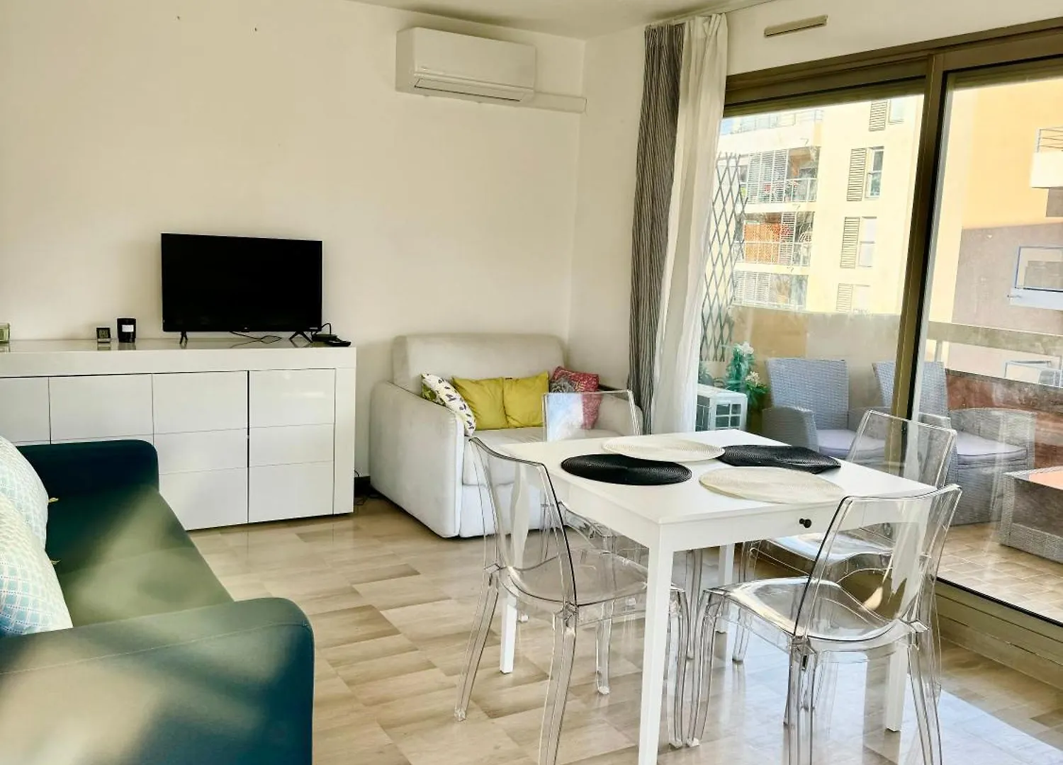 Spacieux Studio A 150M De La Plage 2 Terrasses Antibes Francia